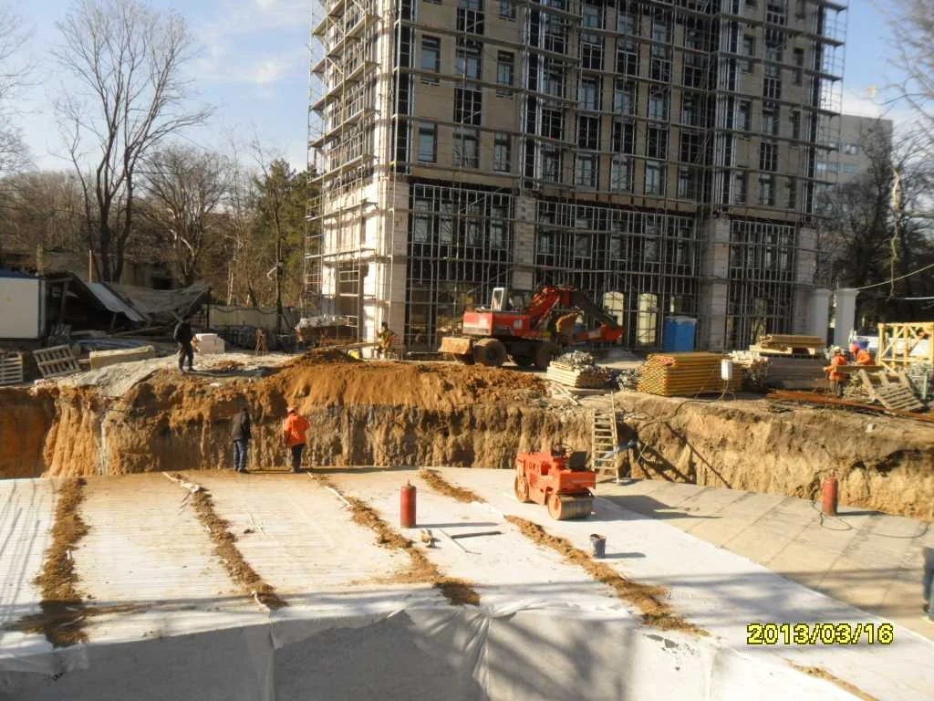 Shared office and hospitality estate: excavation and concrete work at ground level. Site report, 2013.