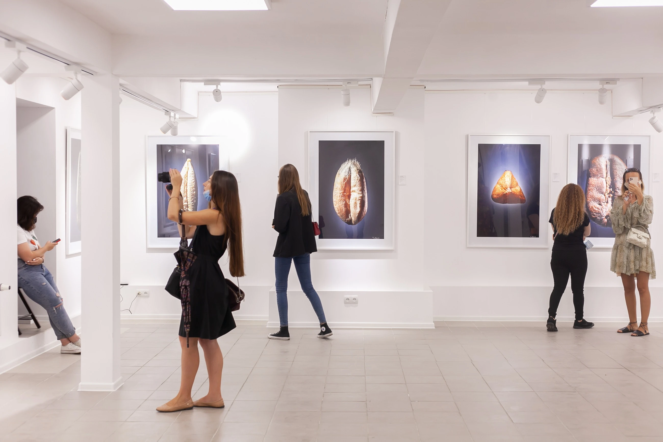 VERUM IN GRANO at the Odesa Fine Arts Museum. Exhibition photographs by Igor Gaidai; event photograph from the programme archive.