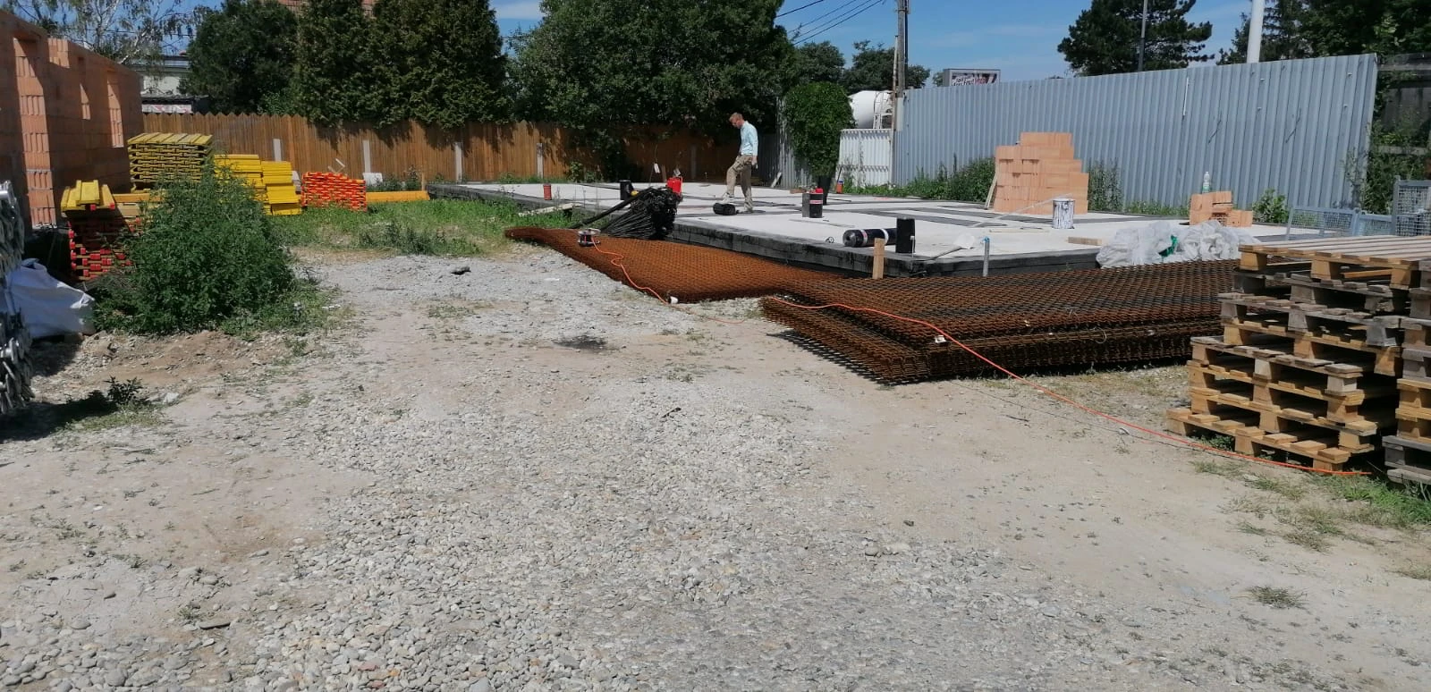Telephonweg — construction materials and ground works.